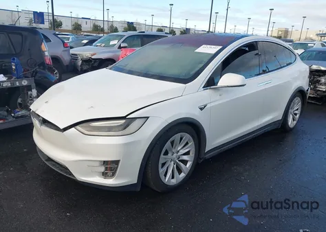 2017 Tesla Model X 100D/75D/90D z USA, uszkodzony, nr VIN 5YJXCAE2XHF029556